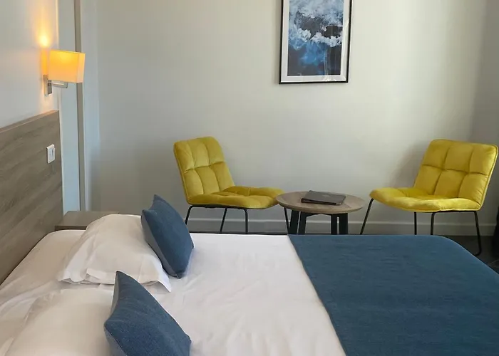 Отель Grand De Кальви