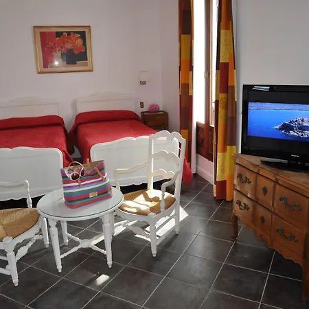 Hotel Grand De Calvi 3*