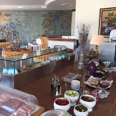 Grand De Calvi Hotel