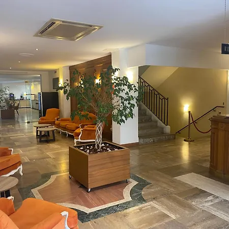 Hotel Grand De Calvi 3*