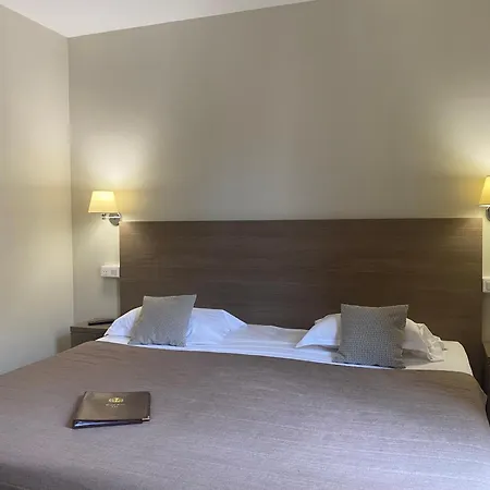 Grand De Calvi Hotel 3*