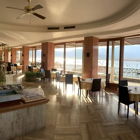Hotel Grand De Calvi