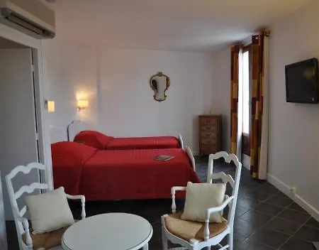 Grand De Calvi Hotel 3*