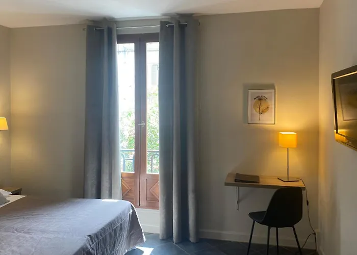 Otel Grand De Calvi (Corsica)