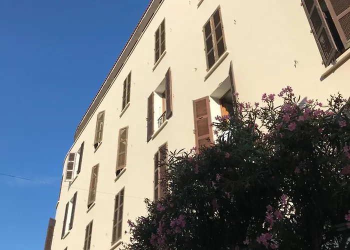 Grand De Szálloda Calvi