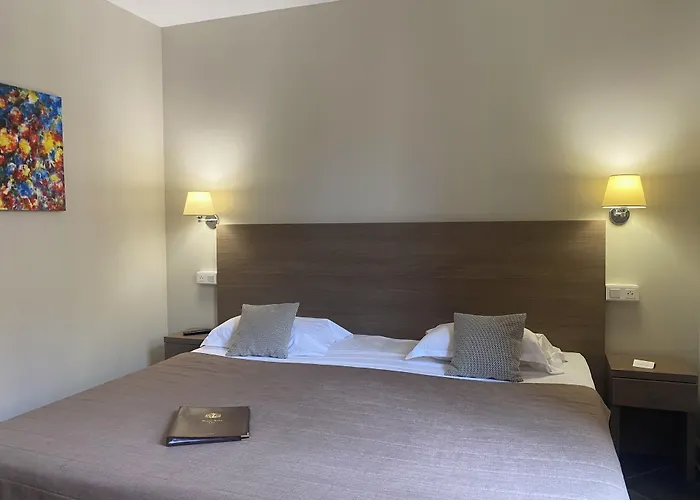 Otel Grand De Calvi (Corsica)